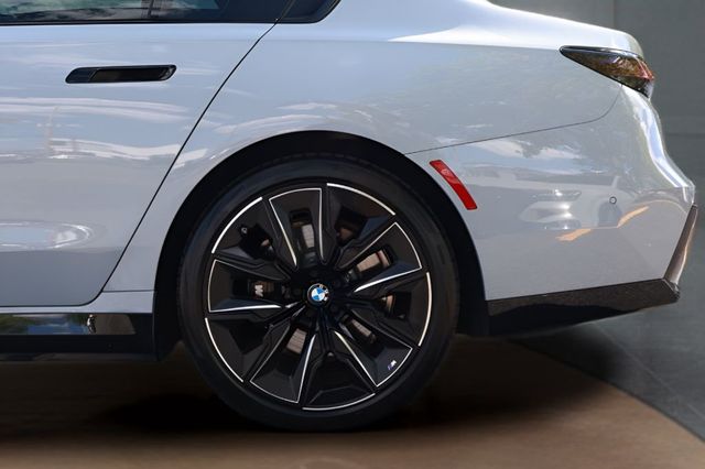 2023 BMW i7 xDrive60's photo
