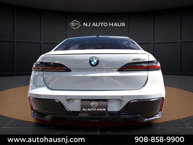 2023 BMW i7 xDrive60 - 23041213 - 7