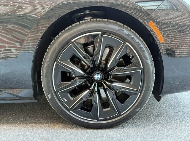 2023 BMW i7 xDrive60 - 22938496 - 28