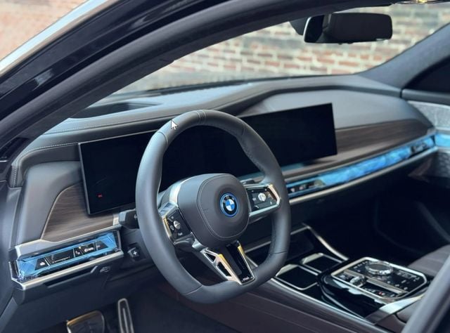 2023 BMW i7 xDrive60 - 22938496 - 32