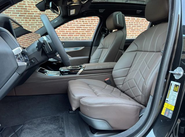 2023 BMW i7 xDrive60 - 22938496 - 34