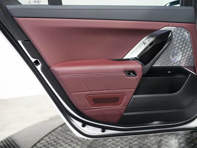 2023 BMW i7 xDrive60 - 23077479 - 13