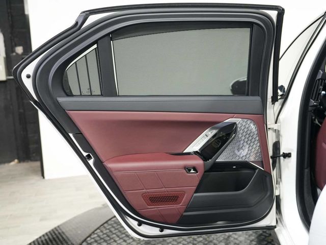 2023 BMW i7 xDrive60 - 23077479 - 14