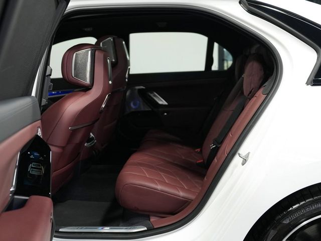 2023 BMW i7 xDrive60 - 23077479 - 33