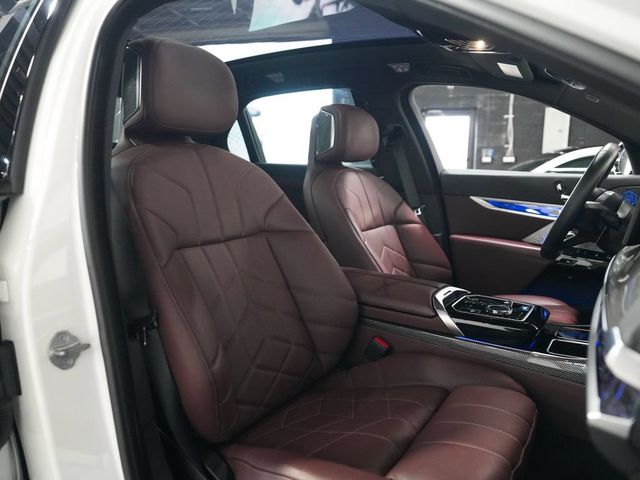 2023 BMW i7 xDrive60 - 23077479 - 37