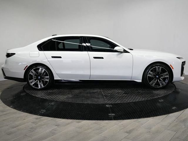 2023 BMW i7 xDrive60 - 23077479 - 4