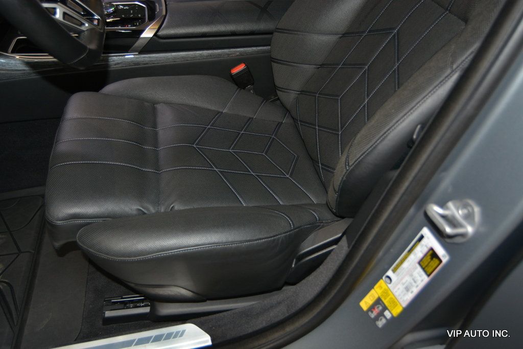 2023 BMW i7 xDrive60 - 23076093 - 18