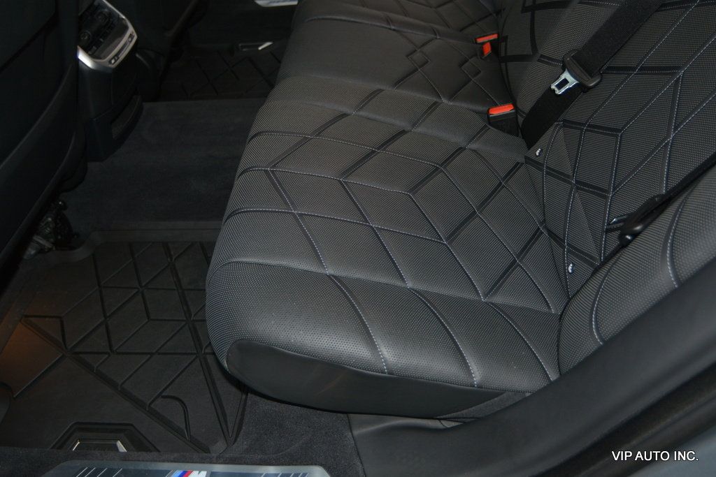 2023 BMW i7 xDrive60 - 23076093 - 26