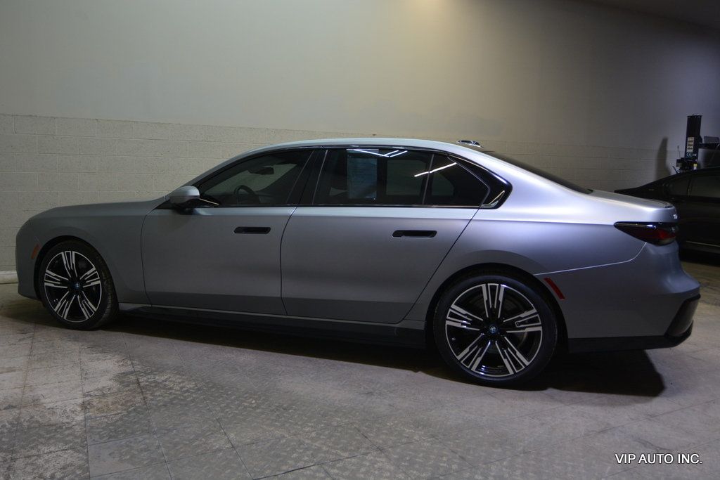 2023 BMW i7 xDrive60 - 23076093 - 4