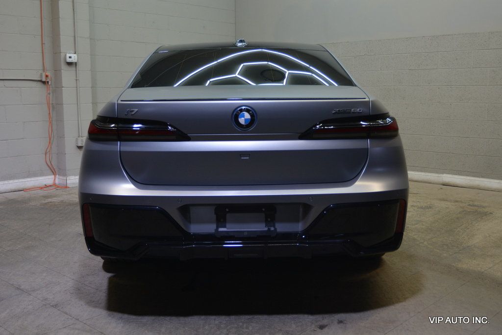 2023 BMW i7 xDrive60 - 23076093 - 6