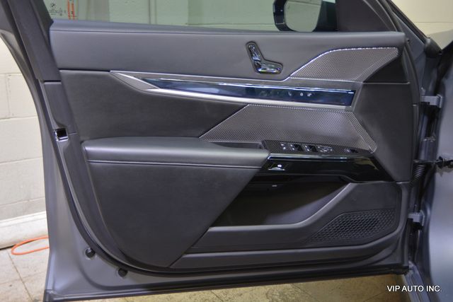 2023 BMW i7 xDrive60 - 23076093 - 8