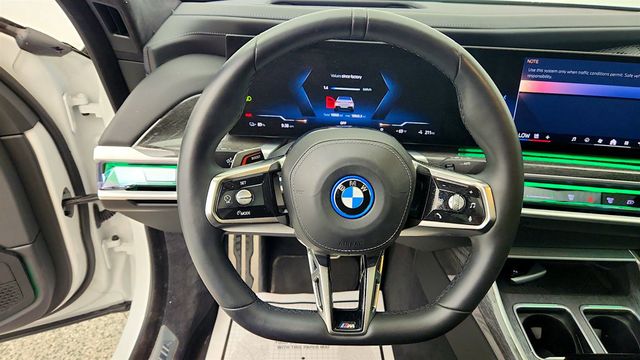 2023 BMW i7 xDrive60 - 23041948 - 13