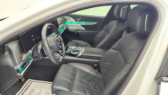 2023 BMW i7 xDrive60 w/ Bowers & Wilkins Audio & M Sport Pro Pkg - 23041948 - 11