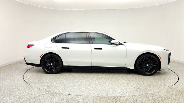 2023 BMW i7 xDrive60 w/ Bowers & Wilkins Audio & M Sport Pro Pkg - 23041948 - 3