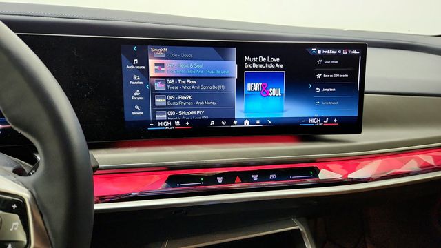 2023 BMW i7 xDrive60 w/ Individual Composition + Bowers & Wilkins Diamond SS - 22949144 - 15