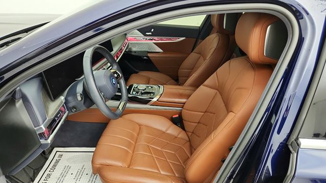 2023 BMW i7 xDrive60 w/ Individual Composition + Bowers & Wilkins Diamond SS - 22949144 - 17