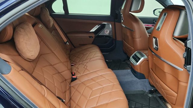 2023 BMW i7 xDrive60 w/ Individual Composition + Bowers & Wilkins Diamond SS - 22949144 - 20