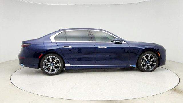 2023 BMW i7 xDrive60 w/ Individual Composition + Bowers & Wilkins Diamond SS - 22949144 - 3