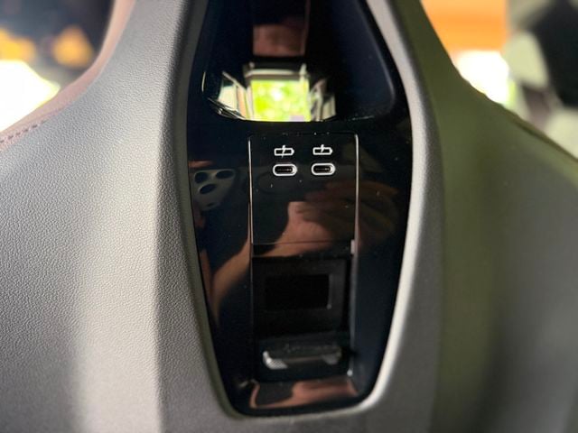 2023 BMW iX  - 23052261 - 21