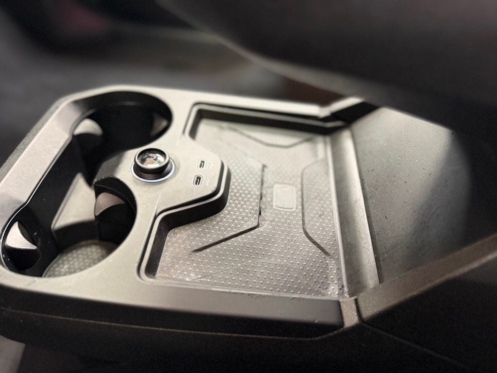 2023 BMW iX  - 23052261 - 32