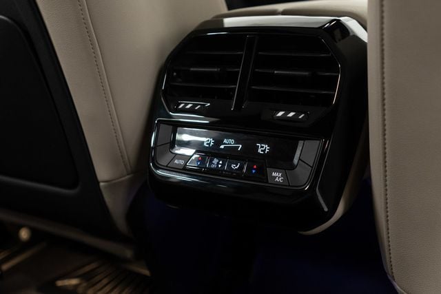 2023 BMW iX  - 23064643 - 13