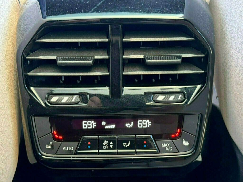2023 BMW iX  - 23033891 - 19