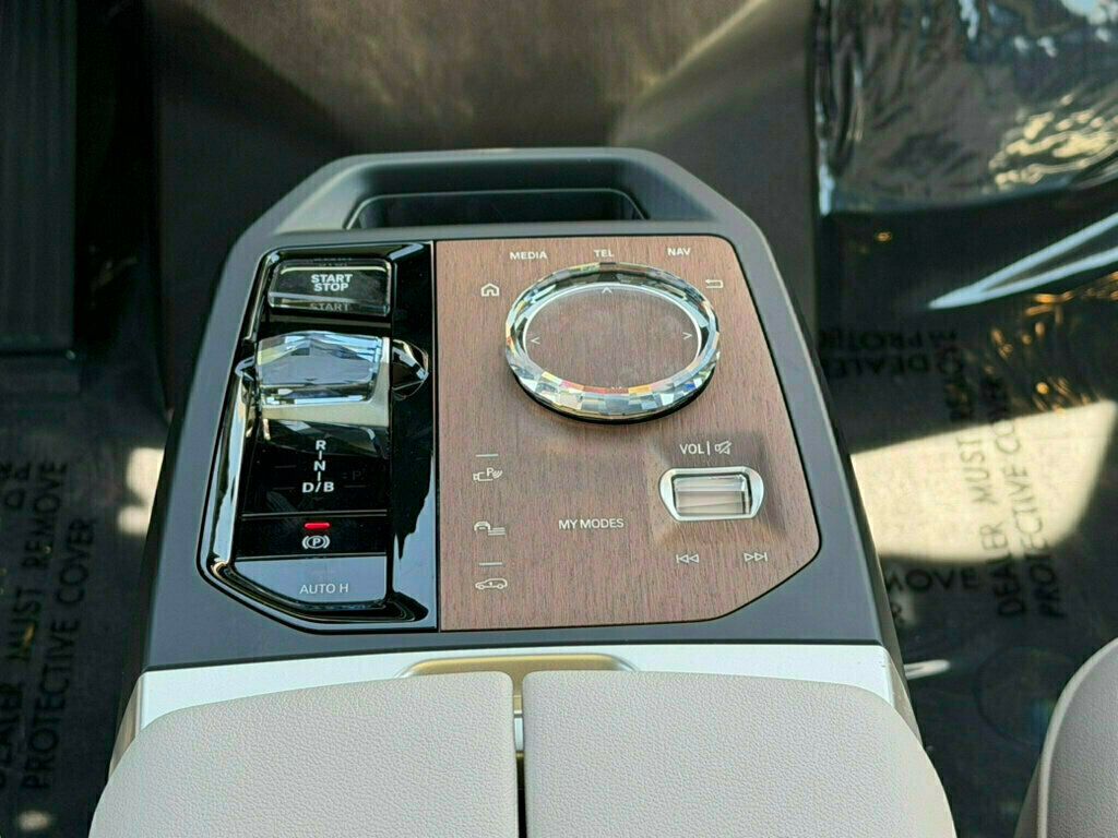 2023 BMW iX  - 23033891 - 24