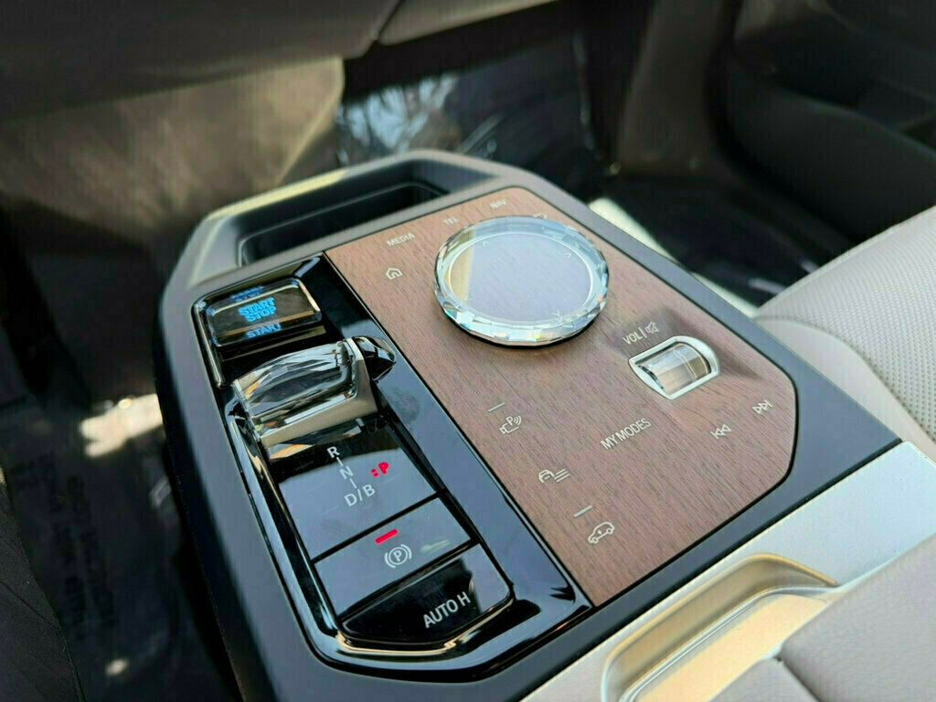 2023 BMW iX  - 23033891 - 37