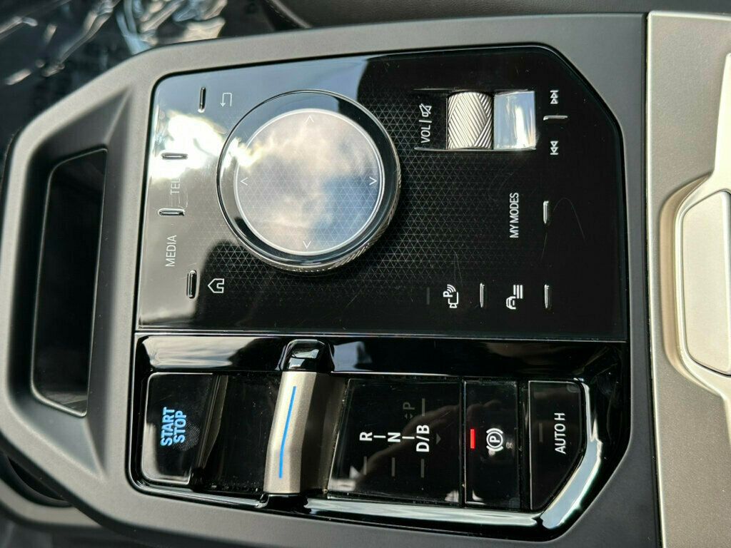 2023 BMW iX  - 23056132 - 21