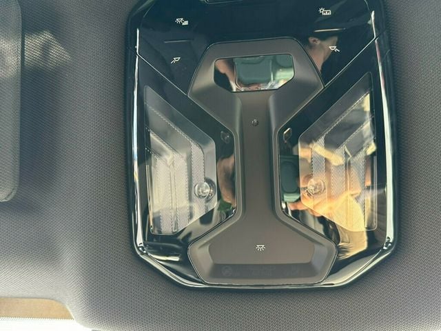 2023 BMW iX  - 23056132 - 31