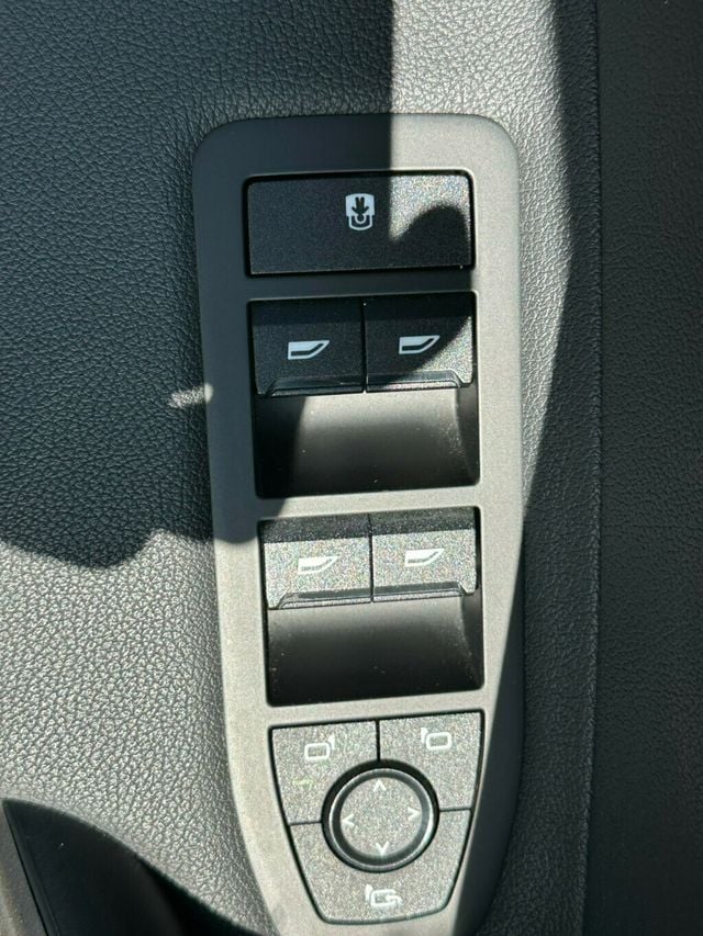 2023 BMW iX  - 23056132 - 35
