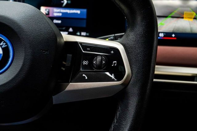 2023 BMW iX M60 - 23003125 - 31