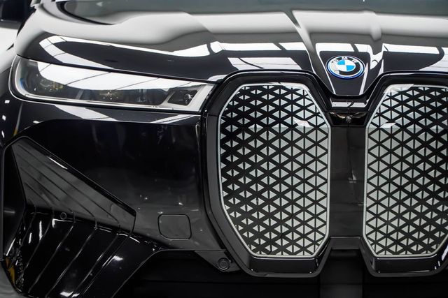 2023 BMW iX M60 - 23070882 - 10