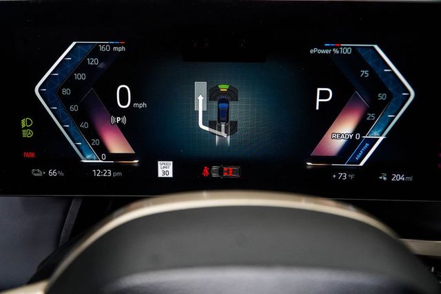 2023 BMW iX M60 - 23070882 - 38