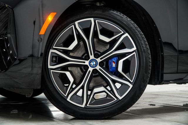 2023 BMW iX M60 - 23070882 - 5