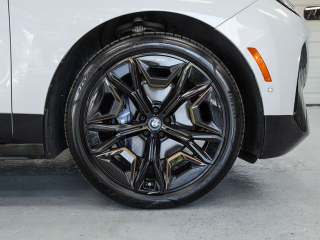 2023 BMW iX M60 AWD - 22917654 - 9