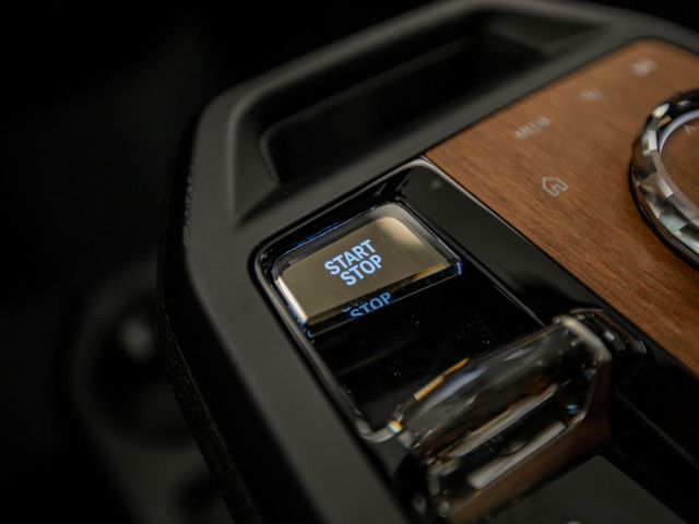 2023 BMW iX M60 AWD - 22917654 - 20