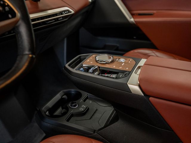 2023 BMW iX M60 AWD - 22917654 - 23