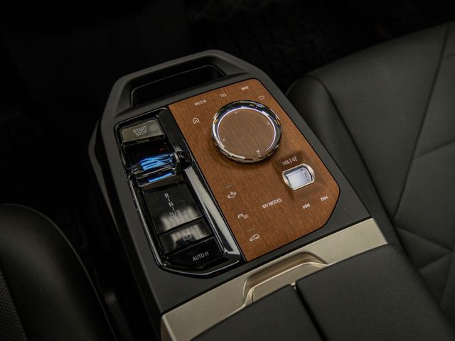 2023 BMW iX M60 AWD  - 22974750 - 21