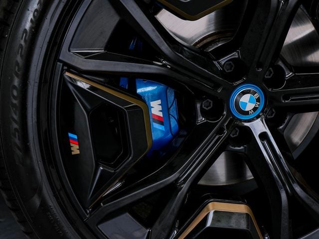 2023 BMW iX M60 AWD - 23041360 - 10
