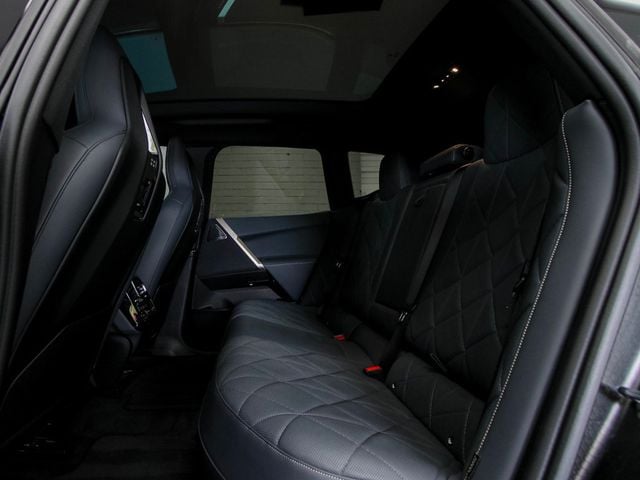 2023 BMW iX M60 AWD - 23041360 - 22