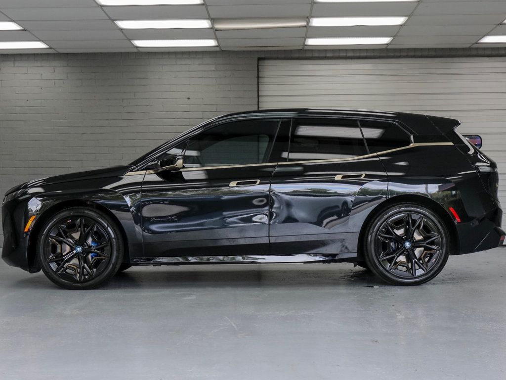 BMW iX photo 4