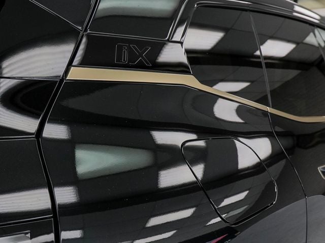 2023 BMW iX M60 AWD - 23041360 - 7