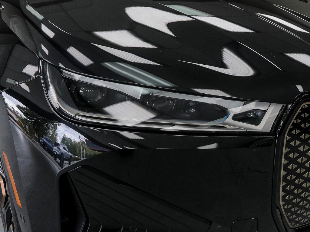 BMW iX photo 9