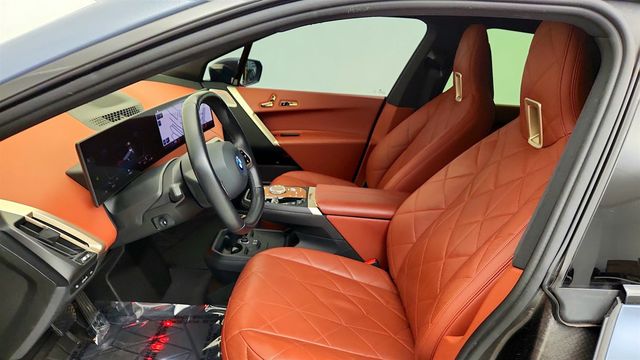 2023 BMW iX M60 AWD w/ Executive Package - 23081736 - 10