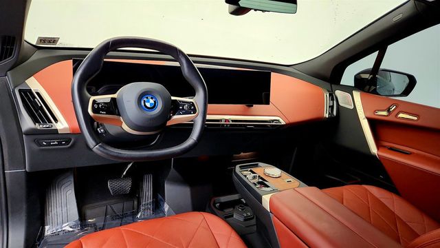 2023 BMW iX M60 AWD w/ Executive Package - 23081736 - 11