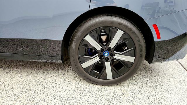 2023 BMW iX M60 AWD w/ Executive Package - 23081736 - 8