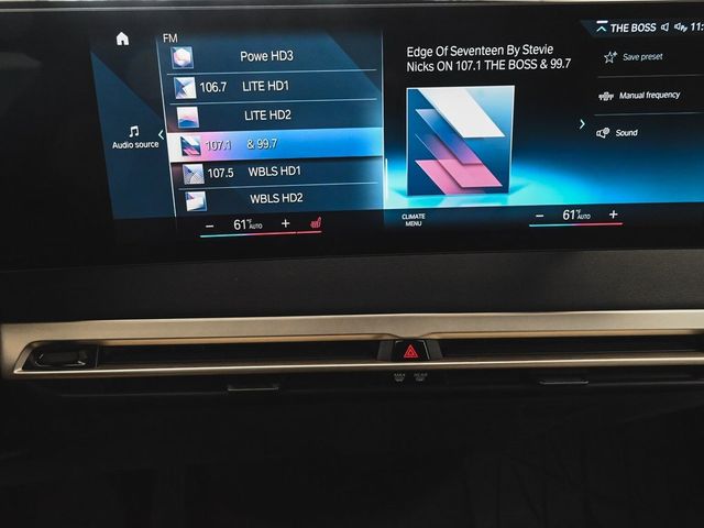 2023 BMW iX xDrive50 - 22985978 - 21