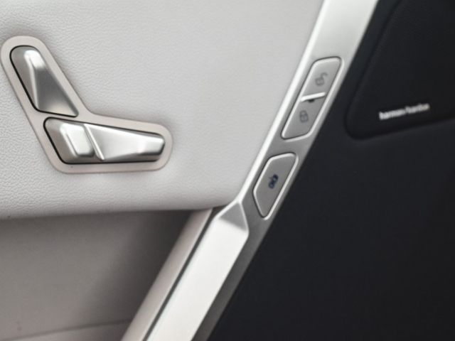 2023 BMW iX xDrive50 - 22985978 - 6