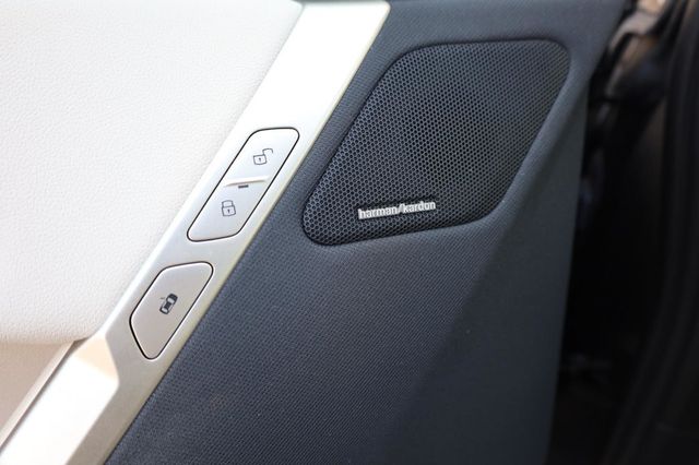 2023 BMW iX xDrive50 - 23018924 - 35